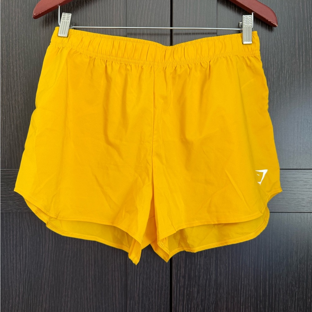 Gymshark Essential Loose Training Shorts - Yellow